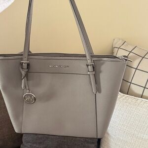 Michael Kors Elegant Gray Tote